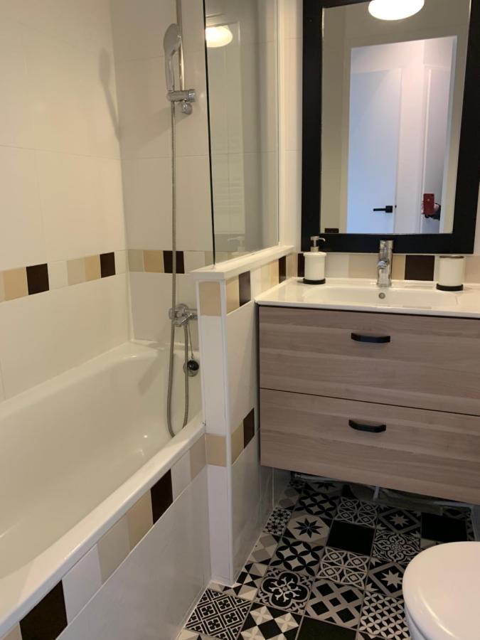 Appartement Agreable En Bord De Mer วีลล์ฟรองซ์-ซูร์-แมร์ ภายนอก รูปภาพ