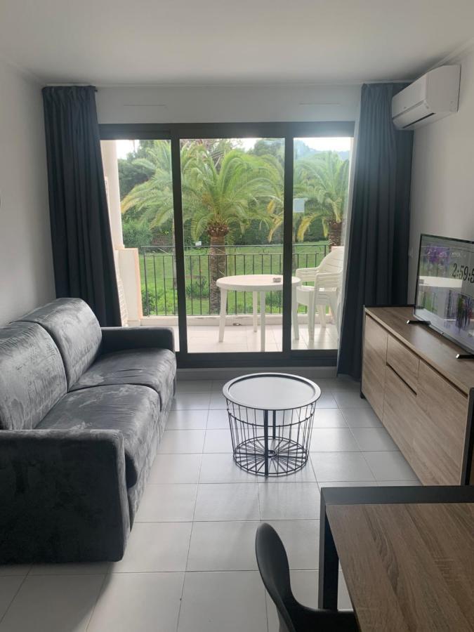 Appartement Agreable En Bord De Mer วีลล์ฟรองซ์-ซูร์-แมร์ ภายนอก รูปภาพ